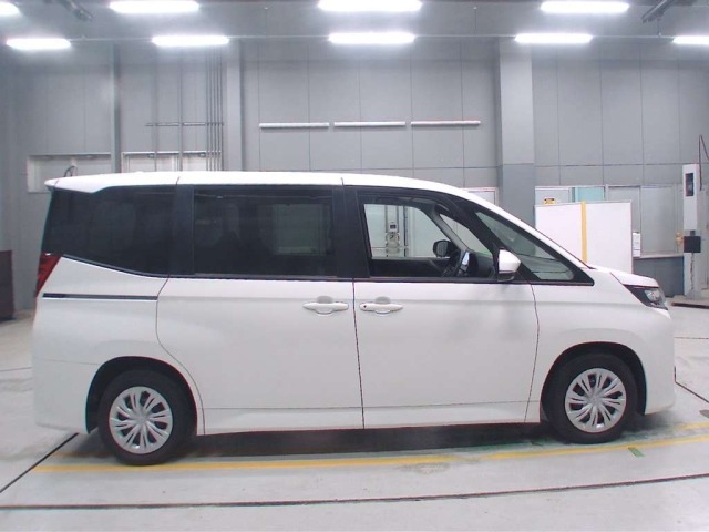 Toyota NOAH 2024 7254076-3