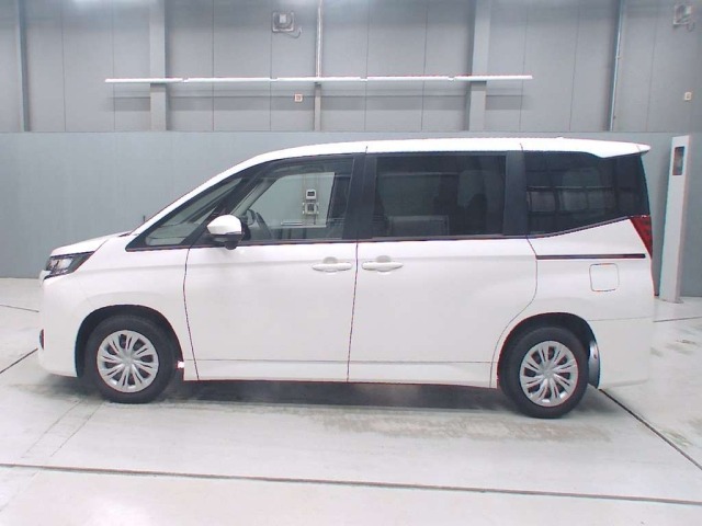 Toyota NOAH 2024 7254076-4