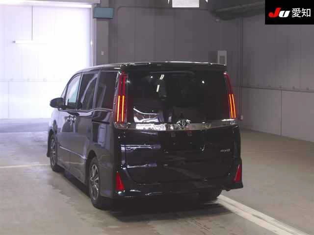 Toyota NOAH 2021 7254078-1
