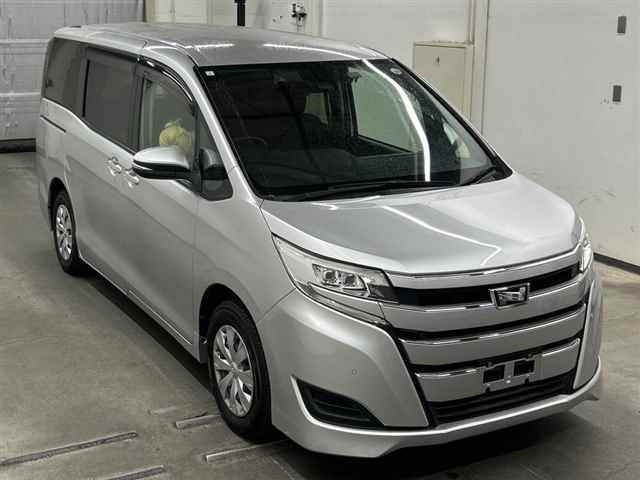 Toyota NOAH 2021 7254081-0