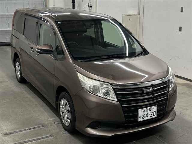 Toyota NOAH 2014 7254082-0