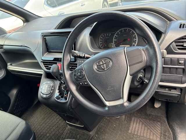 Toyota NOAH 2014 7254082-3