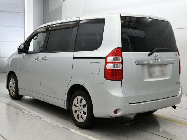 Toyota NOAH 2011 7254104-6