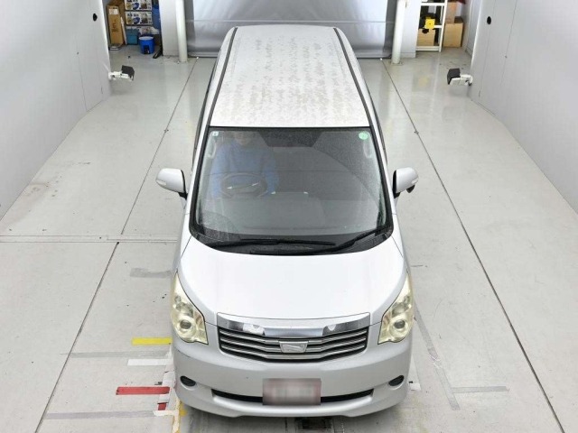 Toyota NOAH 2011 7254104-7
