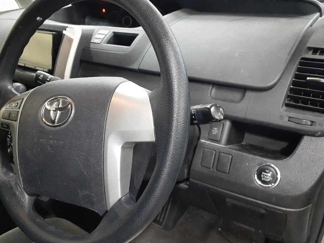 Toyota NOAH 2011 7254104-9