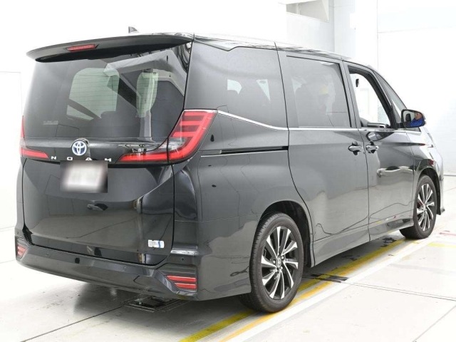 Toyota NOAH 2024 7254105-1