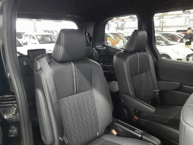 Toyota NOAH 2024 7254105-11
