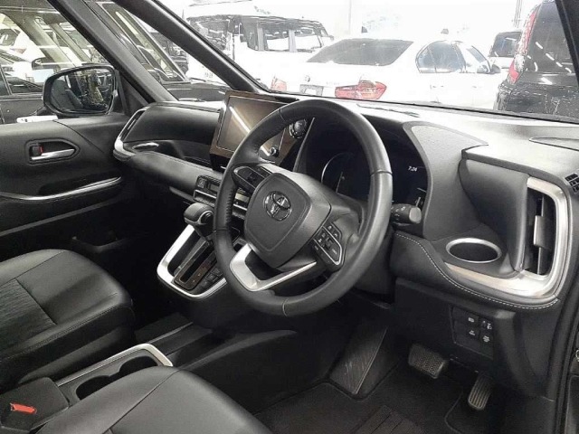 Toyota NOAH 2024 7254105-9