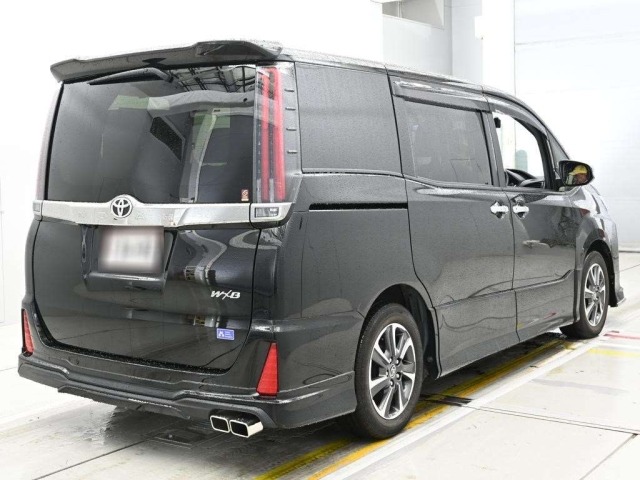 Toyota NOAH 2021 7254106-1