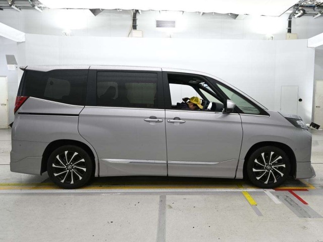 Toyota NOAH 2025 7254107-3