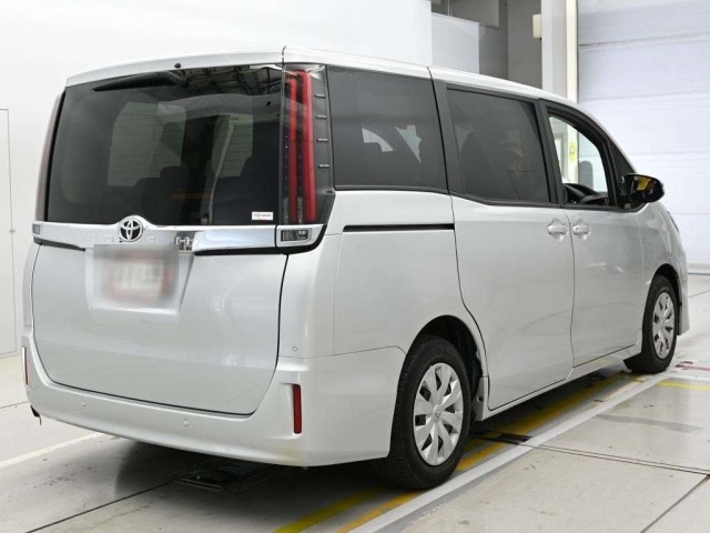 Toyota NOAH 2021 7254114-1