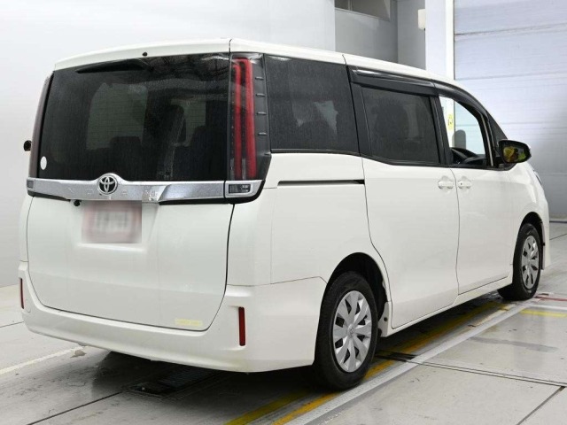 Toyota NOAH 2021 7254118-1