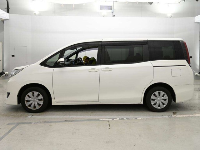 Toyota NOAH 2021 7254118-4
