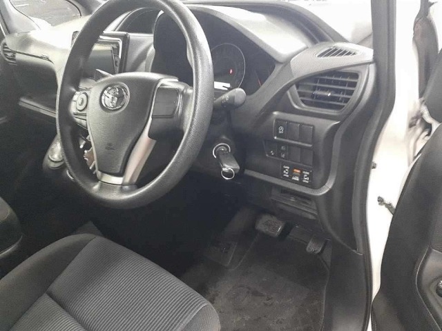 Toyota NOAH 2021 7254118-9