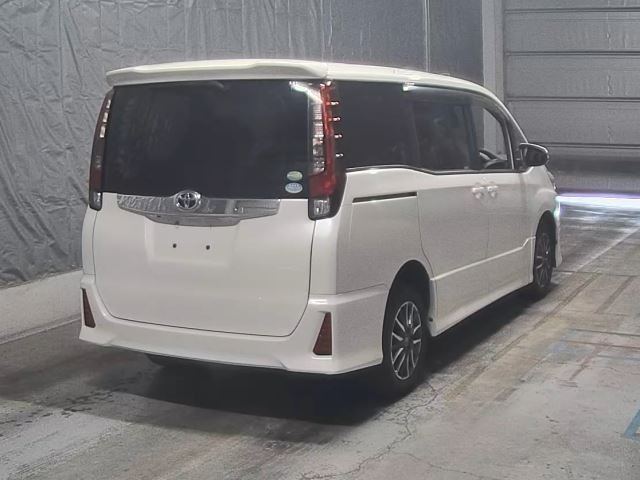 Toyota NOAH 2014 7254119-1