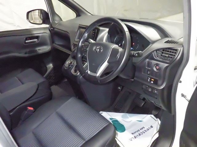 Toyota NOAH 2014 7254119-3