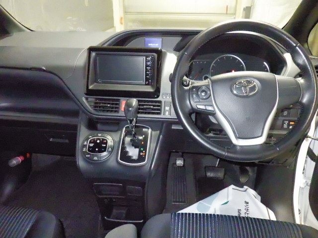 Toyota NOAH 2014 7254119-4