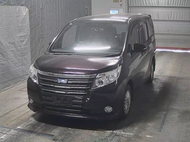 Toyota NOAH 2014 7254120-0