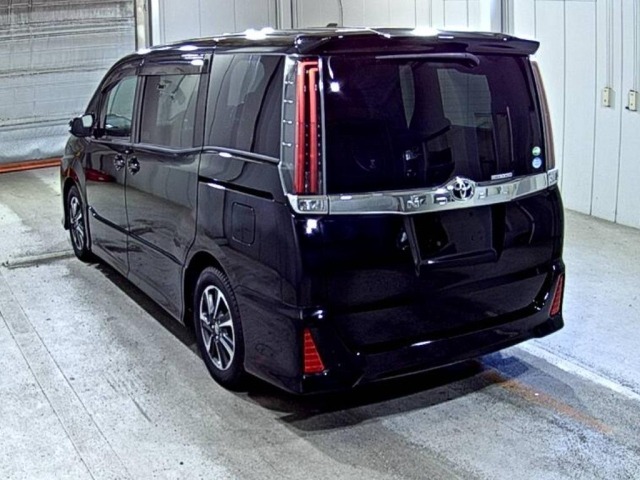 Toyota NOAH 2017 7254146-1