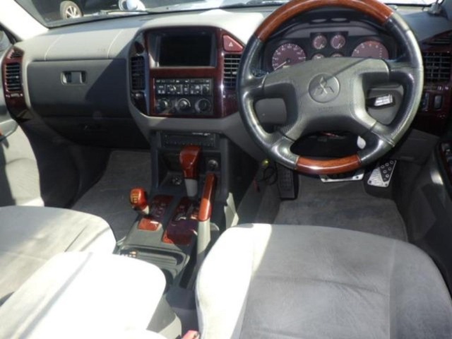 Mitsubishi PAJERO 2000 7248852-3