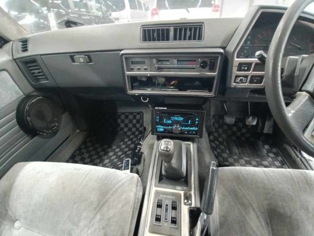 Nissan SKYLINE 1985 7236993-11