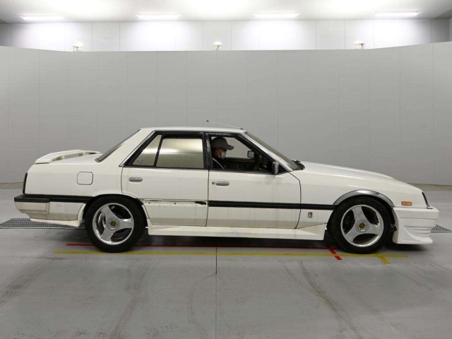 Nissan SKYLINE 1985 7236993-3