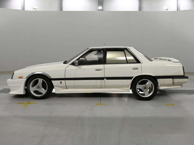 Nissan SKYLINE 1985 7236993-4