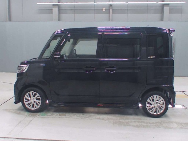 Suzuki SPACIA 2017 7245105-4
