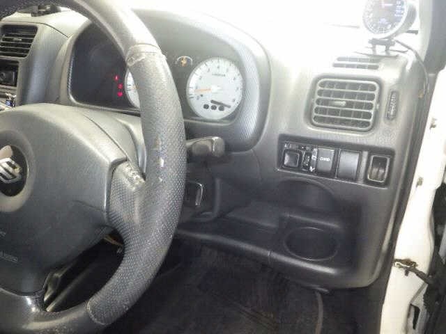 Suzuki SWIFT 2005 7253095-7