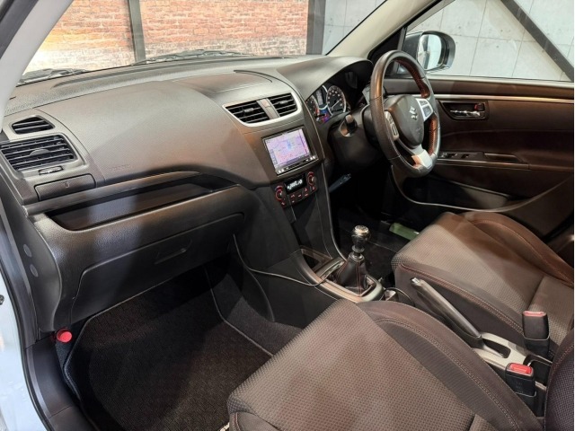 Suzuki SWIFT 2014 7253122-28