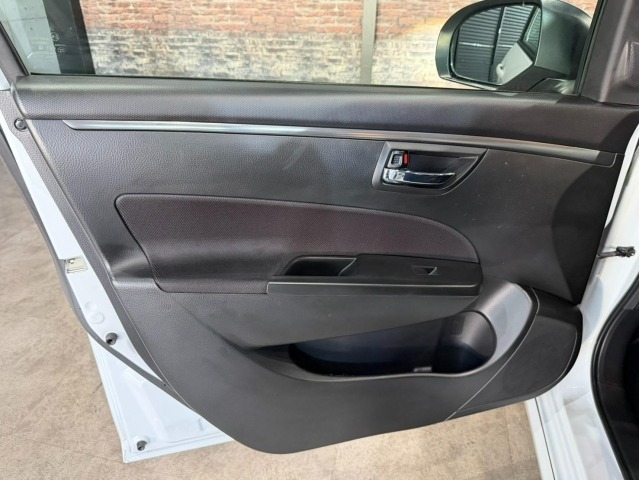 Suzuki SWIFT 2014 7253122-30