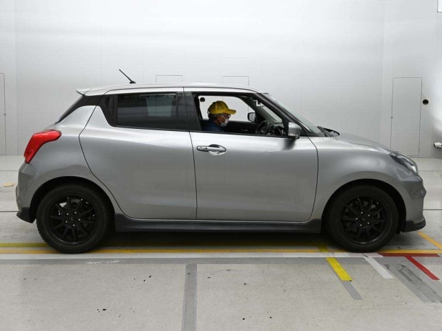 Suzuki SWIFT 2018 7253123-3