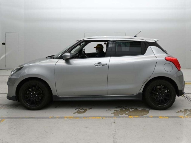 Suzuki SWIFT 2018 7253123-4