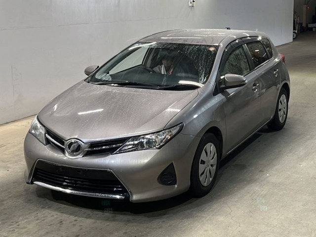 Toyota AURIS 2013 7258684-0