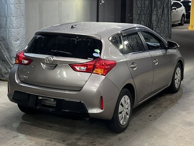 Toyota AURIS 2013 7258684-5