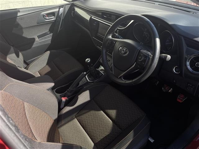 Toyota AURIS 2017 7258708-21