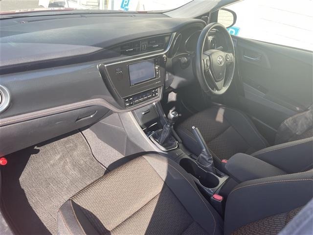 Toyota AURIS 2017 7258708-6