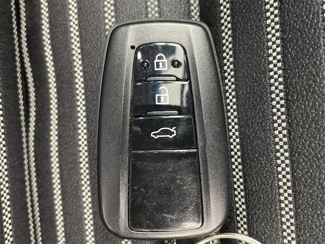 Toyota CAMRY 2021 7256672-9