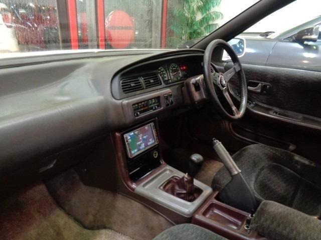 Nissan CEFIRO 1988 7269933-17