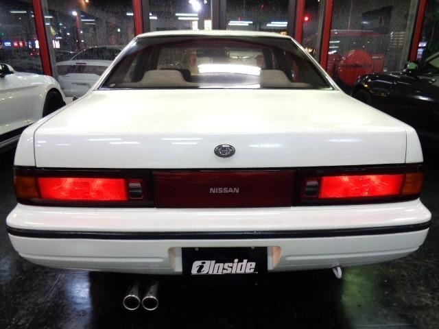 Nissan CEFIRO 1988 7269933-20