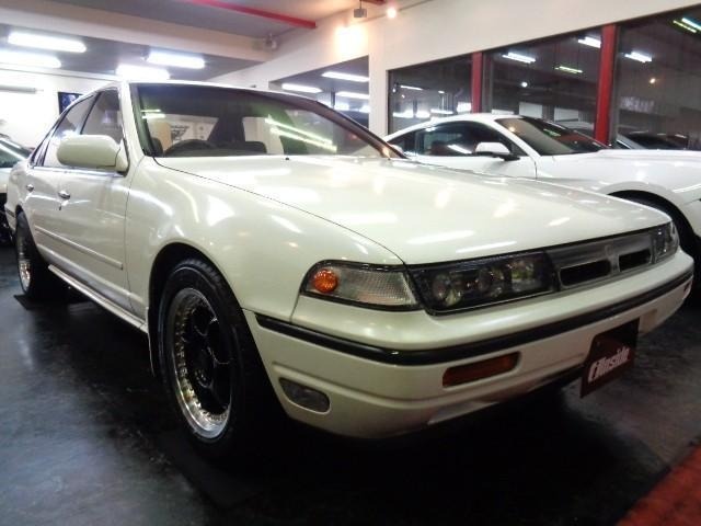Nissan CEFIRO 1988 7269933-32