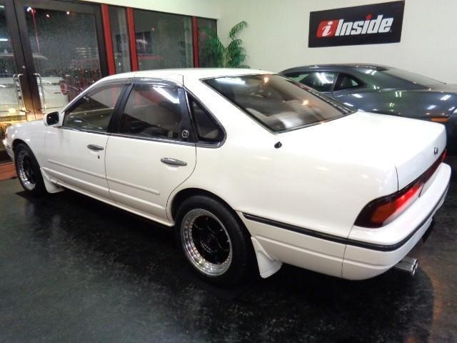 Nissan CEFIRO 1988 7269933-4