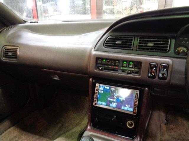 Nissan CEFIRO 1988 7269933-9