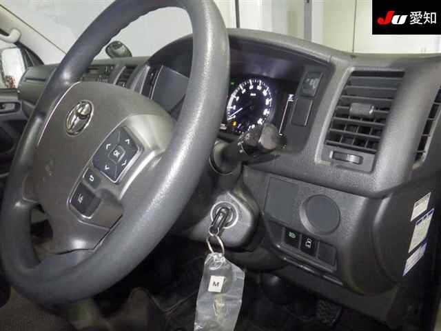 Toyota HIACE COMMUTER 2021 7268071-5