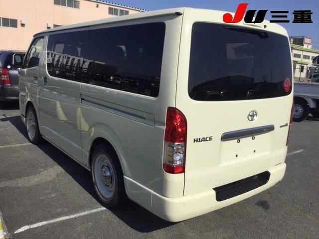 Toyota HIACE VAN 2022 7270102-1