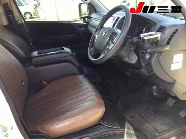 Toyota HIACE VAN 2022 7270102-4