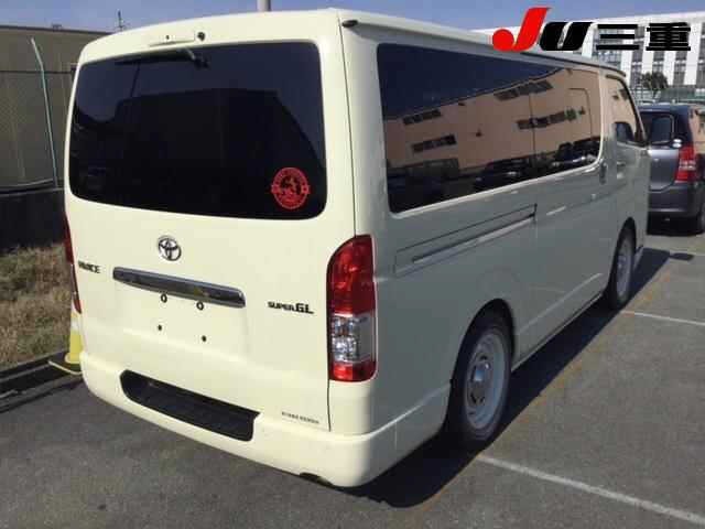 Toyota HIACE VAN 2022 7270102-6