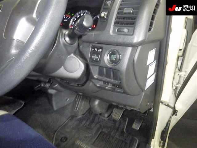 Toyota HIACE VAN 2019 7270121-5