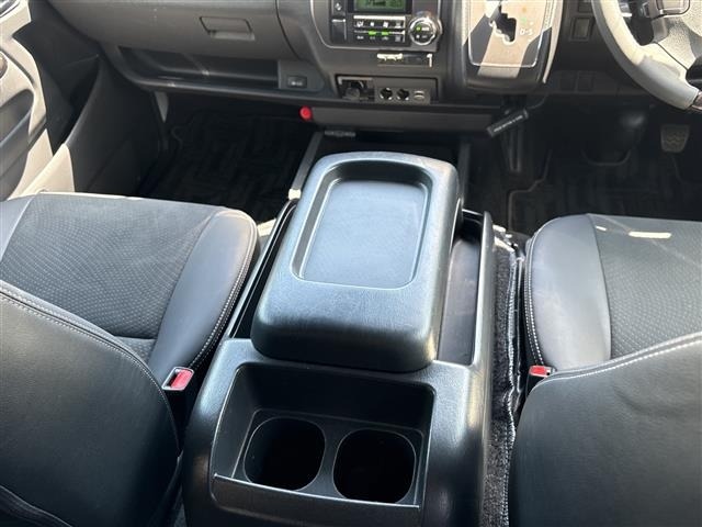 Toyota HIACE VAN 2020 7270331-20
