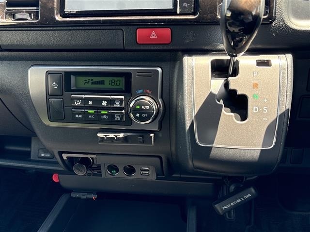 Toyota HIACE VAN 2020 7270331-21